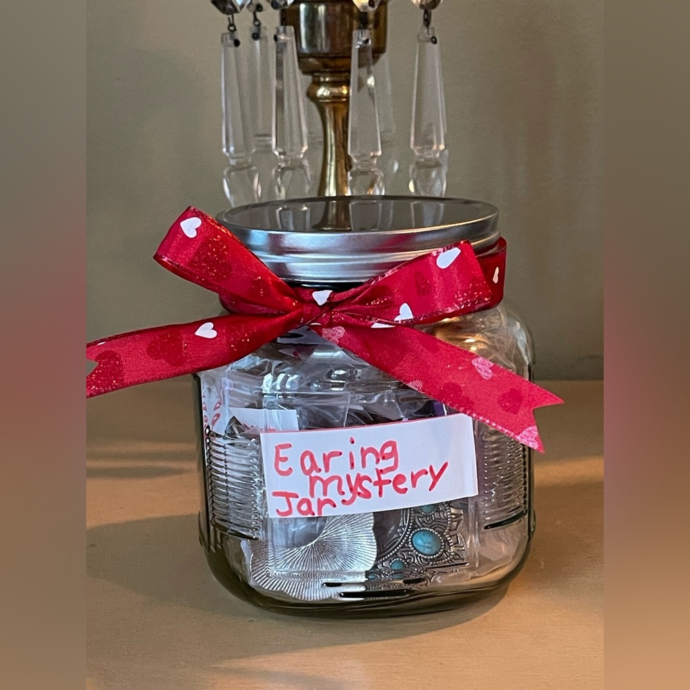 Earring Mystery 🏺